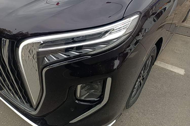 Used Hongqi HQ9 PHEV 2024 2.0T Four-Wheel Drive Luxury Edition Left Front Headlight