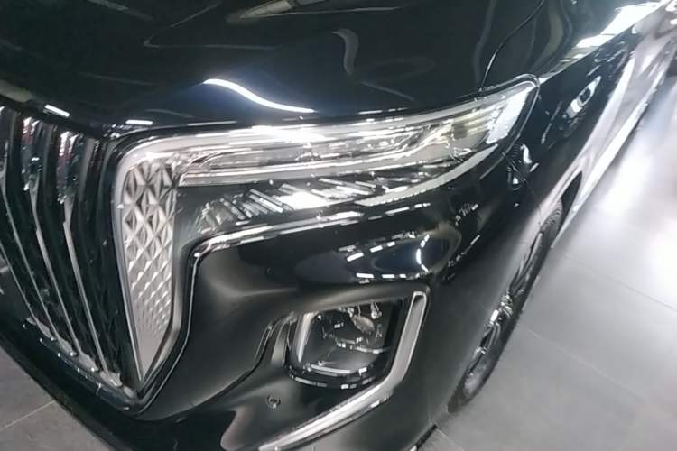 Used Hongqi HQ9 PHEV 2024 2.0T Four-Wheel Drive Luxury Edition Left Front Headlight
