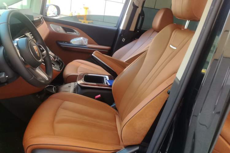 Used Hongqi HQ9 PHEV 2024 2.0T Four-Wheel Drive Luxury Edition Left Front Seat