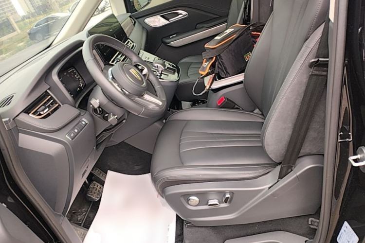 Used Hongqi HQ9 PHEV 2024 2.0T Four-Wheel Drive Business Edition Left Front Seat