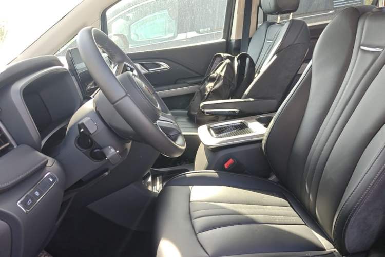 Used Hongqi HQ9 PHEV 2024 2.0T Four-Wheel Drive Business Edition Left Front Seat
