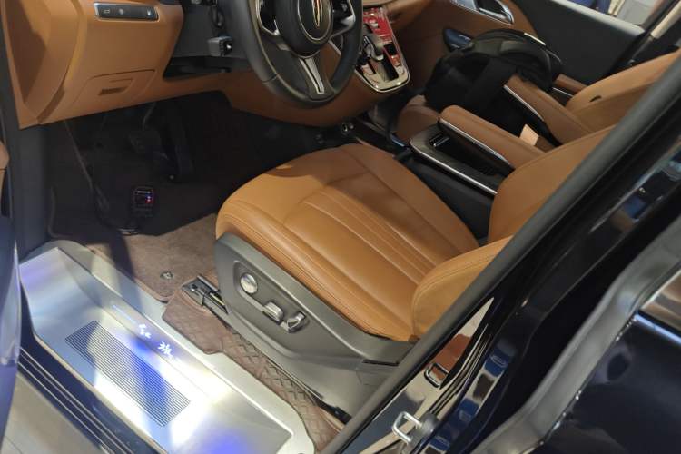 Used Hongqi HQ9 PHEV 2024 2.0T Four-Wheel Drive Business Edition Left Front Seat