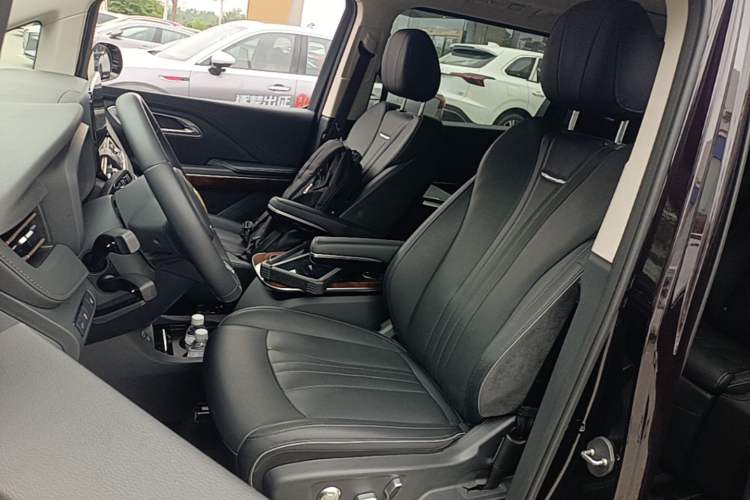 Used Hongqi HQ9 PHEV 2024 2.0T Four-Wheel Drive Luxury Edition Left Front Seat