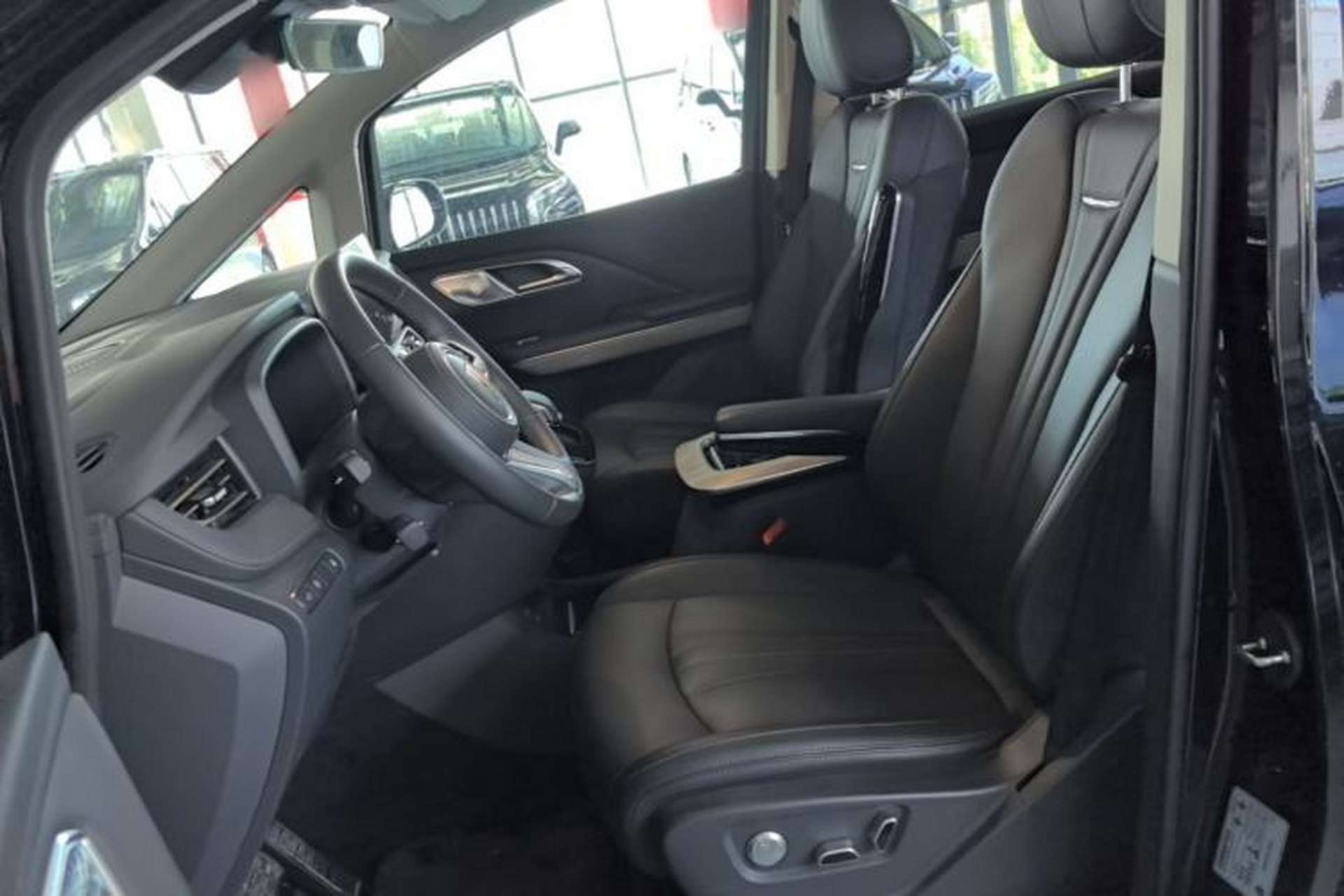 Used Hongqi HQ9 PHEV 2024 2.0T Four-Wheel Drive Business Edition Left Front Seat