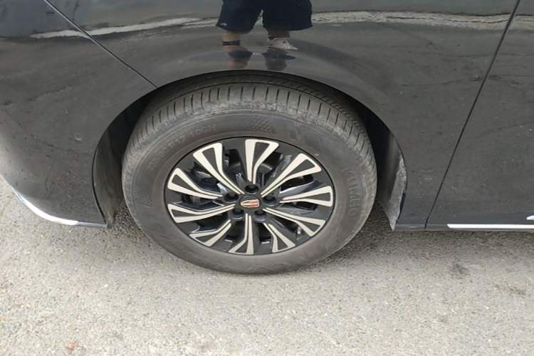 Used Hongqi HQ9 PHEV 2024 2.0T Four-Wheel Drive Flagship Edition Left Front Wheel Hub