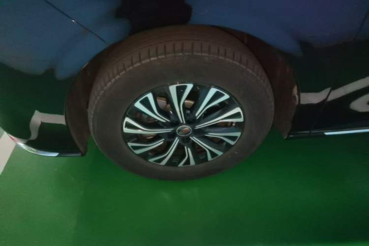 Used Hongqi HQ9 PHEV 2024 2.0T Four-Wheel Drive Business Edition Left Front Wheel Hub