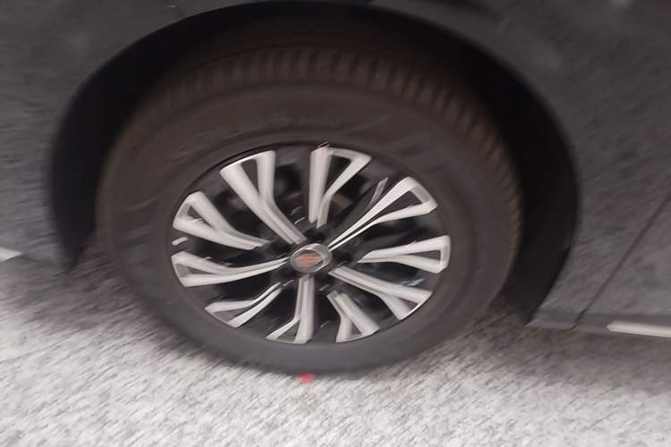 Used Hongqi HQ9 PHEV 2024 2.0T Four-Wheel Drive Business Edition Left Front Wheel Hub