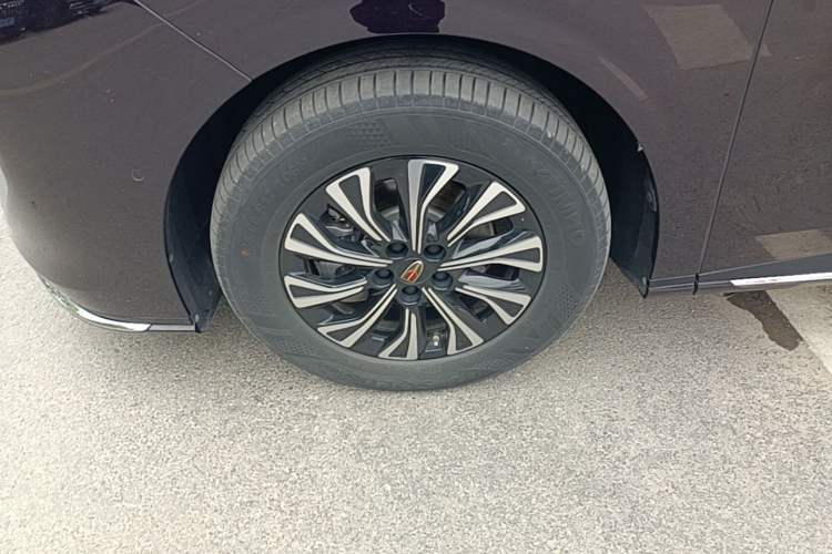 Used Hongqi HQ9 PHEV 2024 2.0T Four-Wheel Drive Luxury Edition Left Front Wheel Hub