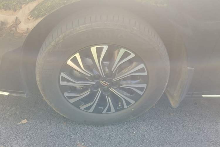 Used Hongqi HQ9 PHEV 2024 2.0T Four-Wheel Drive Business Edition Left Front Wheel Hub