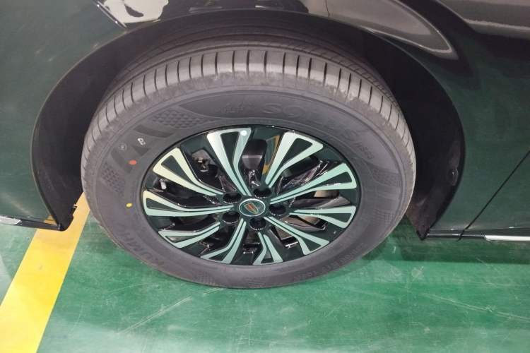 Used Hongqi HQ9 PHEV 2024 2.0T Four-Wheel Drive Business Edition Left Front Wheel Hub