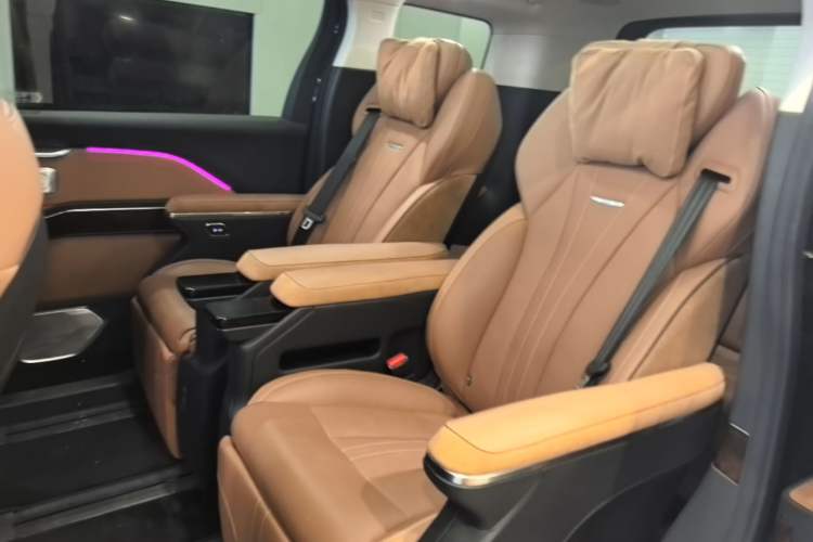 Used Hongqi HQ9 PHEV 2024 2.0T Four-Wheel Drive Flagship Edition Left Rear Seat