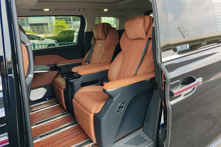 Used Hongqi HQ9 PHEV 2024 2.0T Four-Wheel Drive Luxury Edition Left Rear Seat