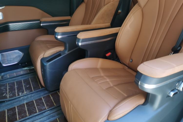 Used Hongqi HQ9 PHEV 2024 2.0T Four-Wheel Drive Business Edition Left Rear Seat