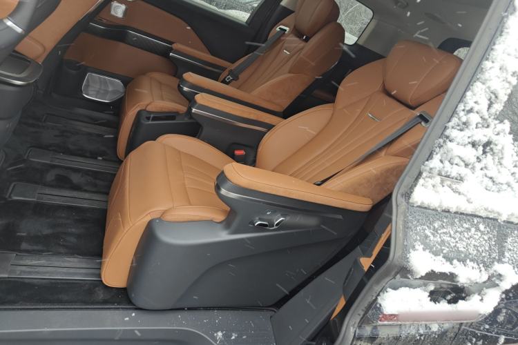 Used Hongqi HQ9 PHEV 2024 2.0T Four-Wheel Drive Business Edition Left Rear Seat
