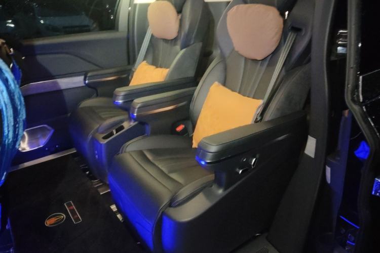 Used Hongqi HQ9 PHEV 2024 2.0T Four-Wheel Drive Business Edition Left Rear Seat