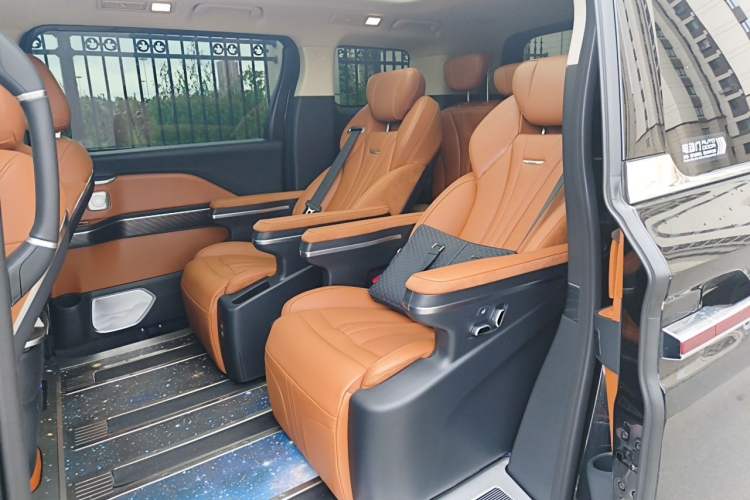 Used Hongqi HQ9 PHEV 2024 2.0T Four-Wheel Drive Business Edition Left Rear Seat