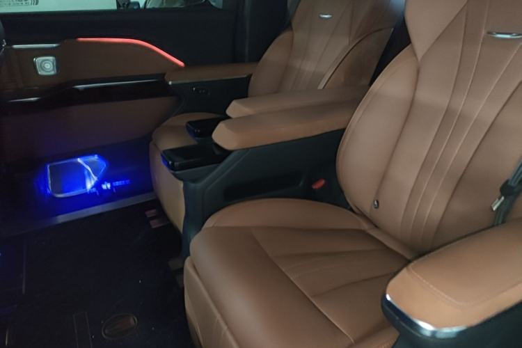 Used Hongqi HQ9 PHEV 2024 2.0T Four-Wheel Drive Luxury Edition Left Rear Seat