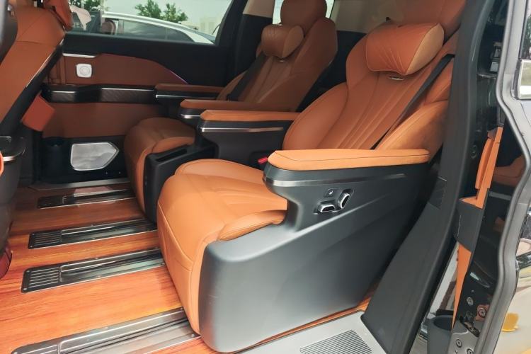 Used Hongqi HQ9 PHEV 2024 2.0T Four-Wheel Drive Business Edition Left Rear Seat