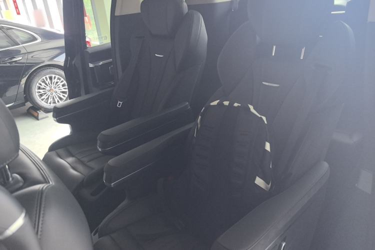 Used Hongqi HQ9 PHEV 2024 2.0T Four-Wheel Drive Business Edition Left Rear Seat