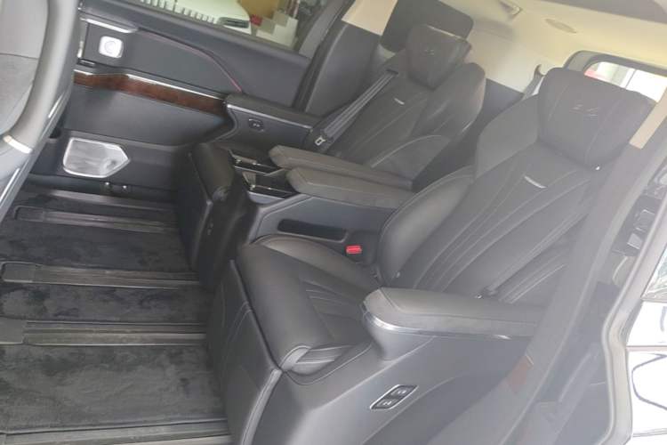 Used Hongqi HQ9 PHEV 2024 2.0T Four-Wheel Drive Luxury Edition Left Rear Seat