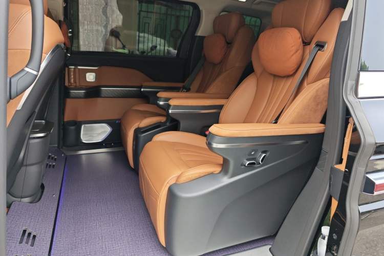 Used Hongqi HQ9 PHEV 2024 2.0T Four-Wheel Drive Business Edition Left Rear Seat