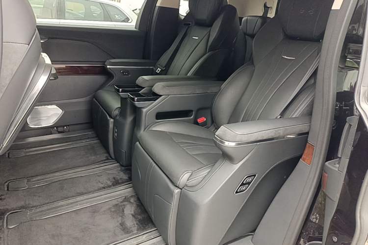 Used Hongqi HQ9 PHEV 2024 2.0T Four-Wheel Drive Luxury Edition Left Rear Seat