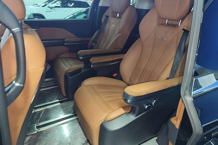 Used Hongqi HQ9 PHEV 2024 2.0T Four-Wheel Drive Business Edition Left Rear Seat