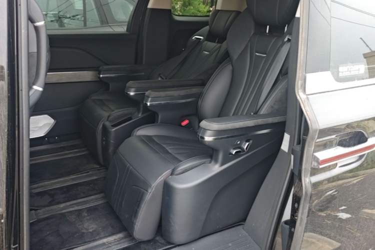 Used Hongqi HQ9 PHEV 2024 2.0T Four-Wheel Drive Business Edition Left Rear Seat