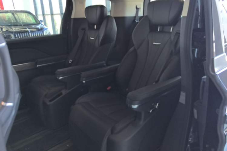 Used Hongqi HQ9 PHEV 2024 2.0T Four-Wheel Drive Business Edition Left Rear Seat