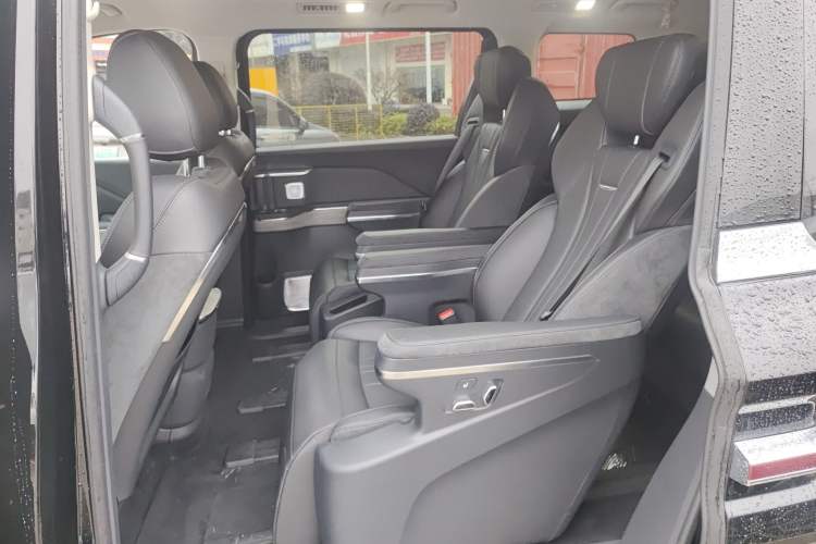 Used Hongqi HQ9 PHEV 2024 2.0T Four-Wheel Drive Business Edition Left Rear Seat