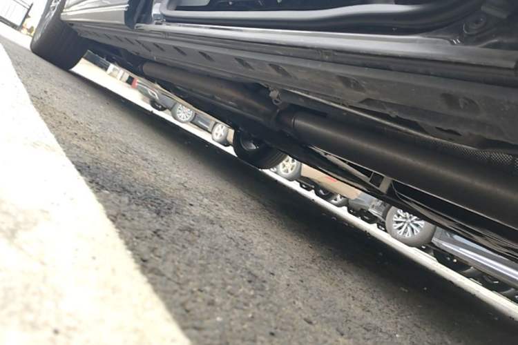 Used Hongqi HQ9 PHEV 2024 2.0T Four-Wheel Drive Business Edition Left Side Sill