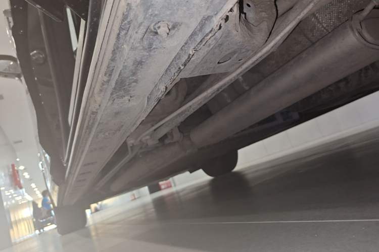 Used Hongqi HQ9 PHEV 2024 2.0T Four-Wheel Drive Luxury Edition Left Side Sill
