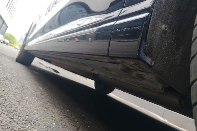 Used Hongqi HQ9 PHEV 2024 2.0T Four-Wheel Drive Business Edition Left Side Sill