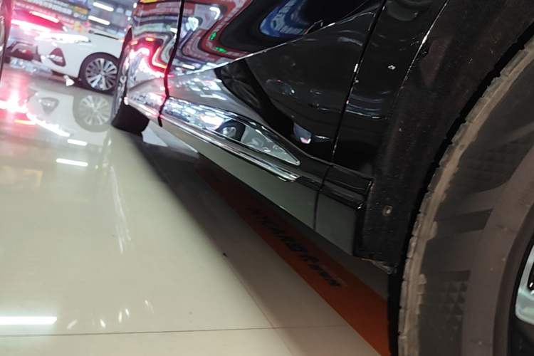 Used Hongqi HQ9 PHEV 2024 2.0T Four-Wheel Drive Business Edition Left Side Sill