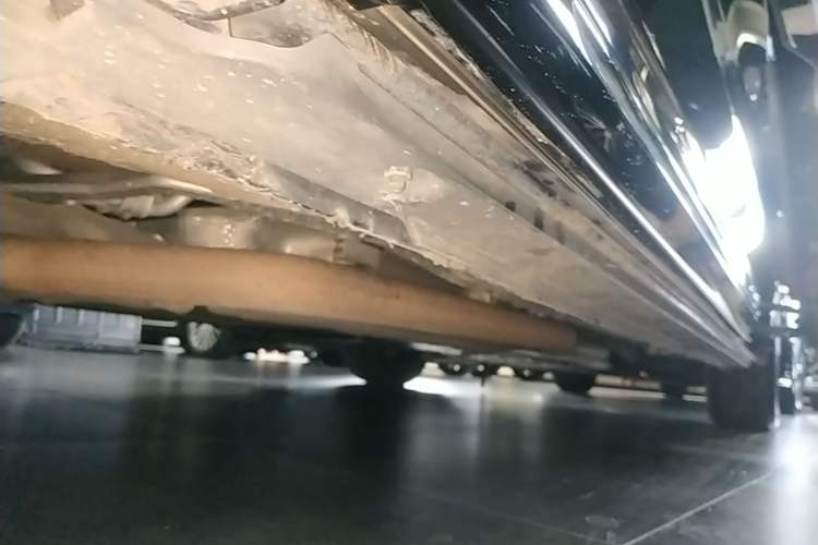 Used Hongqi HQ9 PHEV 2024 2.0T Four-Wheel Drive Luxury Edition Left Side Sill