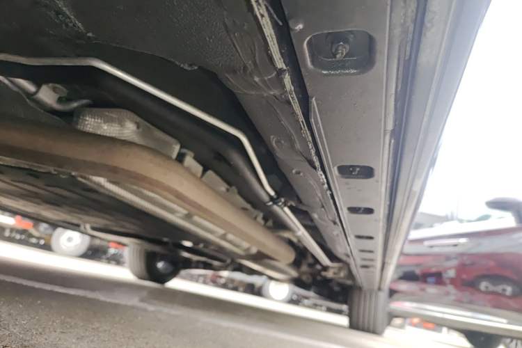 Used Hongqi HQ9 PHEV 2024 2.0T Four-Wheel Drive Business Edition Left Side Sill
