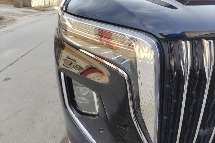 Used Hongqi HQ9 PHEV 2024 2.0T Four-Wheel Drive Luxury Edition Right Front Headlight