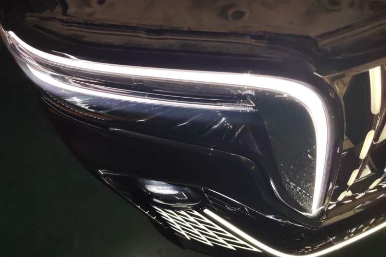 Used Hongqi HQ9 PHEV 2024 2.0T Four-Wheel Drive Luxury Edition Right Front Headlight