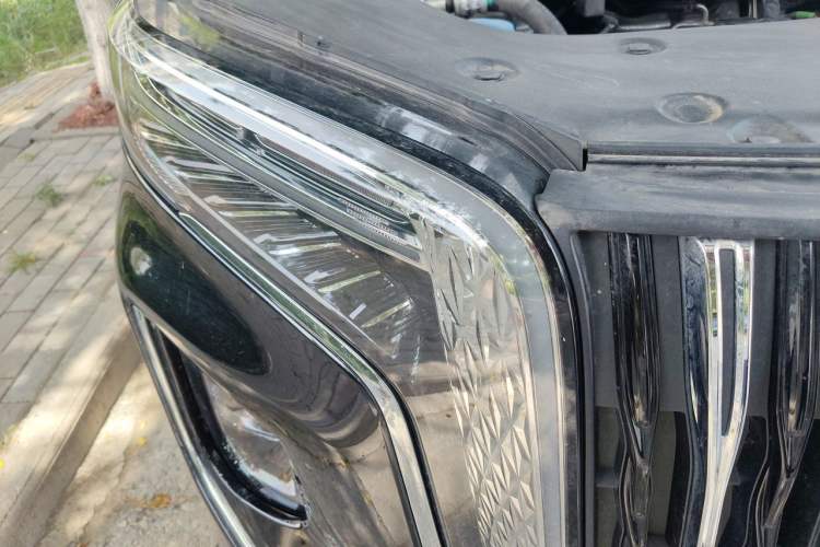 Used Hongqi HQ9 PHEV 2024 2.0T Four-Wheel Drive Business Edition Right Front Headlight