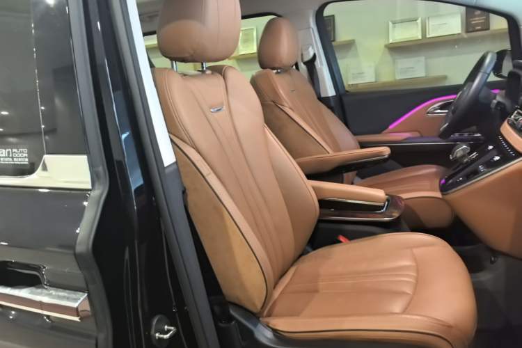 Used Hongqi HQ9 PHEV 2024 2.0T Four-Wheel Drive Flagship Edition Right Front Seat