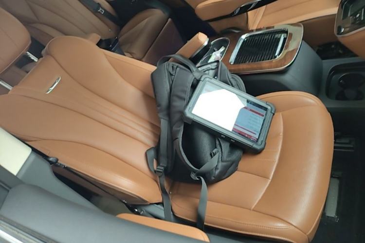 Used Hongqi HQ9 PHEV 2024 2.0T Four-Wheel Drive Flagship Edition Right Front Seat