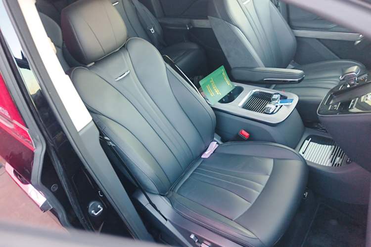 Used Hongqi HQ9 PHEV 2024 2.0T Four-Wheel Drive Business Edition Right Front Seat