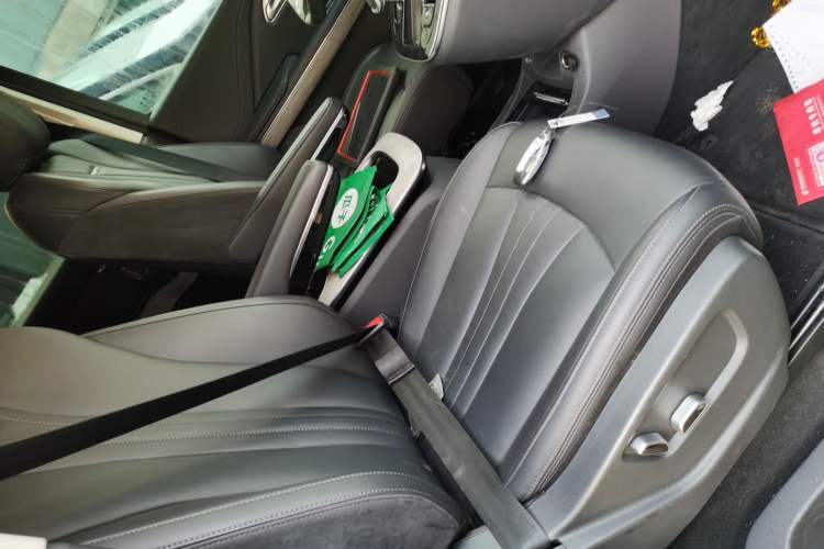 Used Hongqi HQ9 PHEV 2024 2.0T Four-Wheel Drive Business Edition Right Front Seat