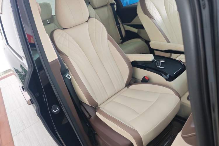 Used Hongqi HQ9 PHEV 2024 2.0T Four-Wheel Drive Business Edition Right Front Seat