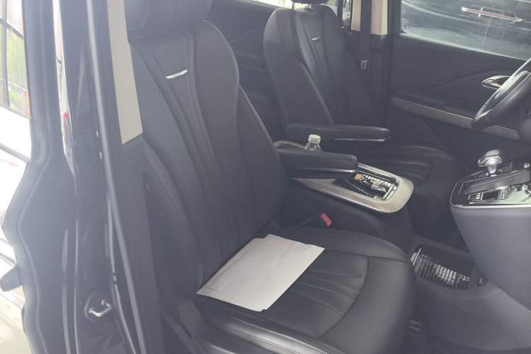 Used Hongqi HQ9 PHEV 2024 2.0T Four-Wheel Drive Business Edition Right Front Seat