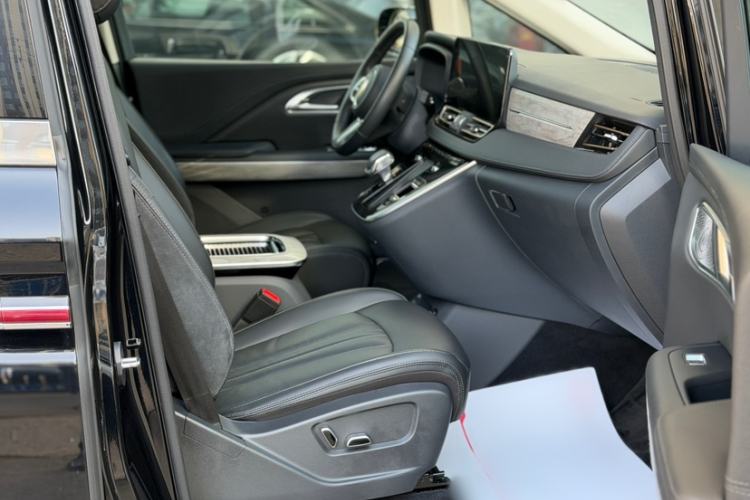 Used Hongqi HQ9 PHEV 2024 2.0T Four-Wheel Drive Business Edition Right Front Seat