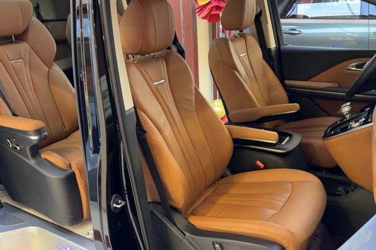 Used Hongqi HQ9 PHEV 2024 2.0T Four-Wheel Drive Business Edition Right Front Seat