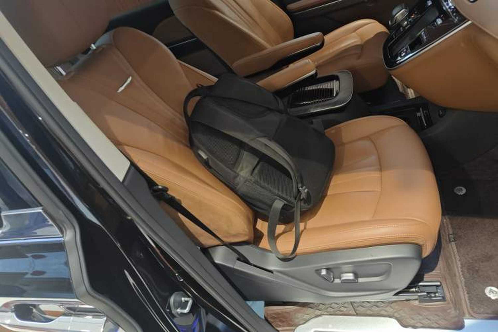 Used Hongqi HQ9 PHEV 2024 2.0T Four-Wheel Drive Business Edition Right Front Seat