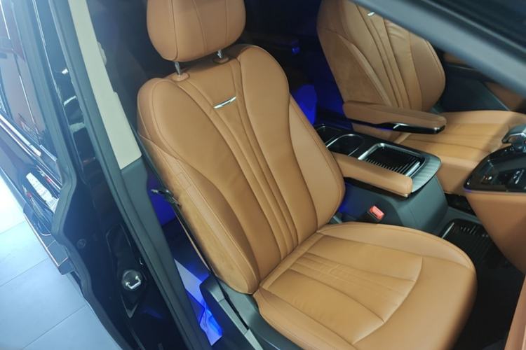 Used Hongqi HQ9 PHEV 2024 2.0T Four-Wheel Drive Business Edition Right Front Seat