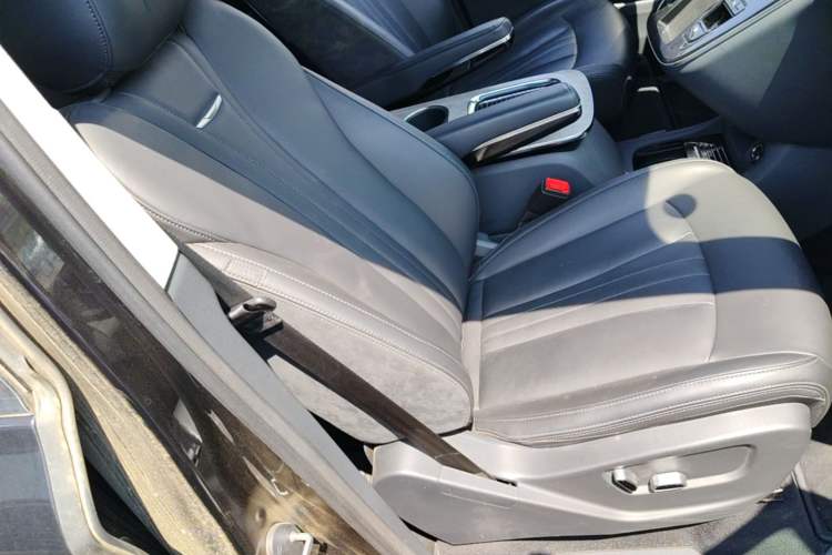 Used Hongqi HQ9 PHEV 2024 2.0T Four-Wheel Drive Business Edition Right Front Seat